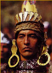 Sapa Inca imbestido con atributos del poder real